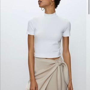 Babaton Gonzalo Contour small T shirt in white